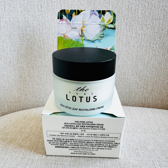 The Pure Lotus Jeju Lotus Leaf Revitalizing Cream. Korean Skincare - Picture 6 of 12